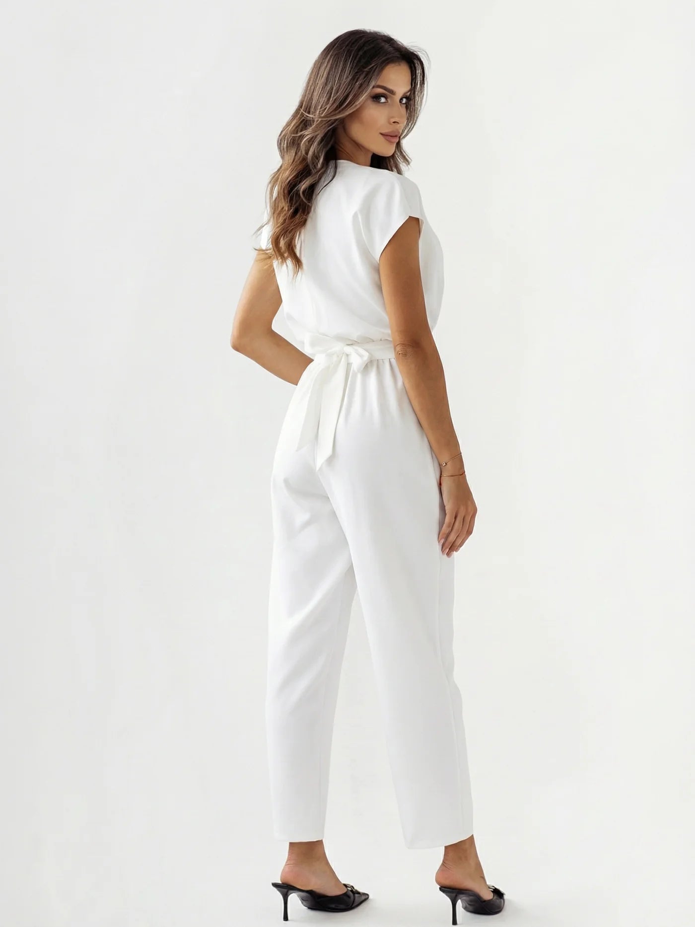 Elegant Women’s Jumpsuit – Wrap Top & Tailored Waist