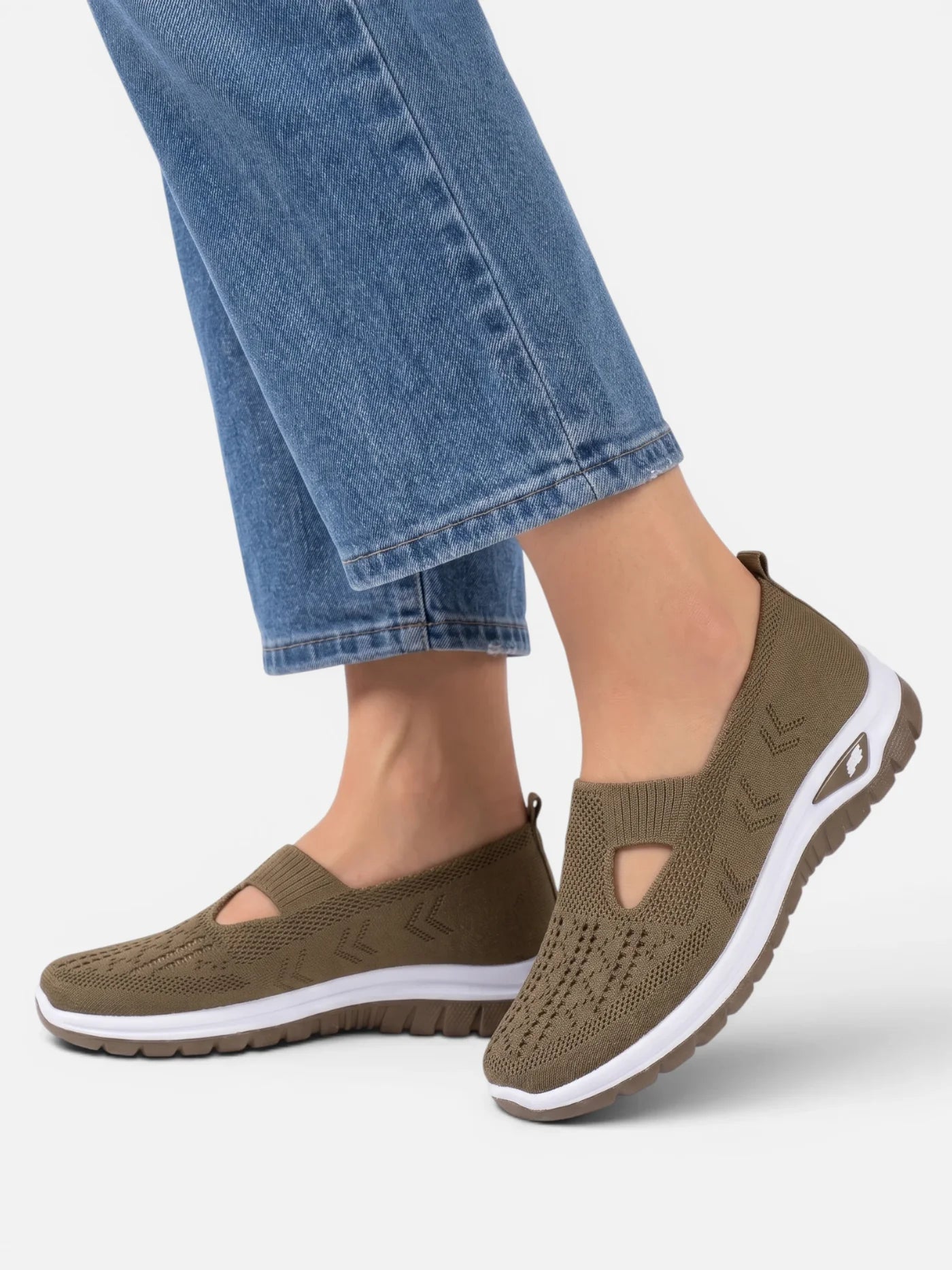 Women’s Slip-On Sneakers – Breathable Lightweight Walking Shoes