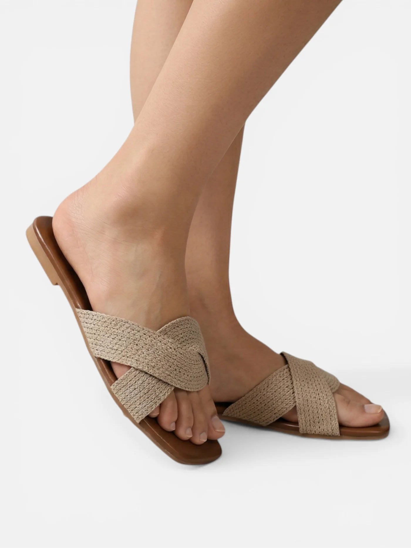 Women’s Minimalist Flat Sandals with Textured Cross Strap Design